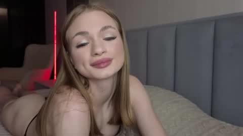 karinchik544 online show from April 2026 11:46:02 AM