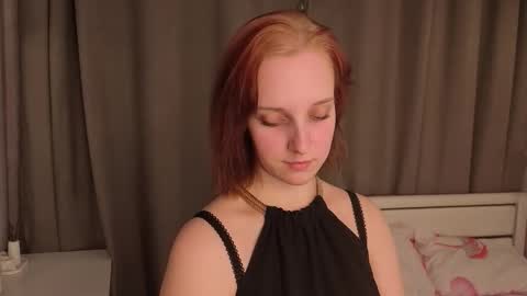 Snapshot of karissahintze chatting on February 2026 04:23:02 PM Grace online show from February 2026 04:23:02 PM