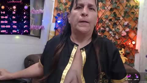 Snapshot of karito_mature17 chatting on December 2024 11:14:02 PM Karito online show from December 2024 11:14:02 PM