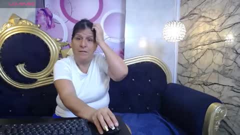 Snapshot of karito_mature17 chatting on December 2024 11:12:02 AM Karito online show from December 2024 11:12:02 AM