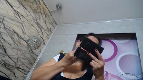 Snapshot of karito_mature17 chatting on September 2025 11:10:01 AM Karito online show from September 2025 11:10:01 AM