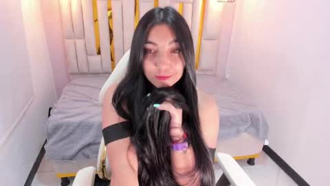 Snapshot of karla_hernandez chatting on February 2025 05:01:02 PM Karla online show from February 2025 05:01:02 PM