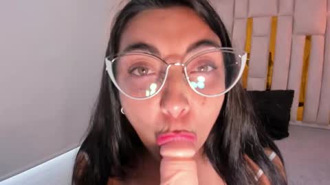 Snapshot of karla_hernandez chatting on February 2025 05:10:02 PM Karla online show from February 2025 05:10:02 PM