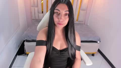 Snapshot of karla_hernandez chatting on March 2025 01:54:01 PM Karla online show from March 2025 01:54:01 PM