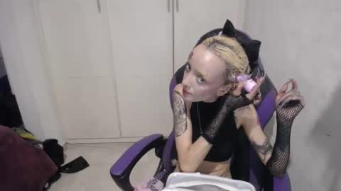 KARLA online show from December 2024 03:09:01 AM