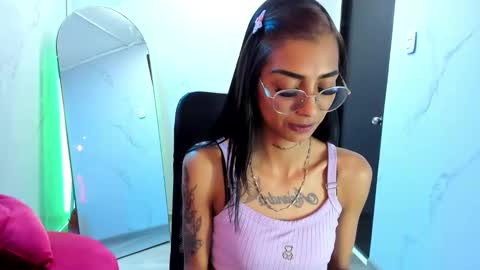Snapshot of karlaslutskinny__ chatting on October 2025 01:14:01 PM karlaslutskinny__ online show from October 2025 01:14:01 PM