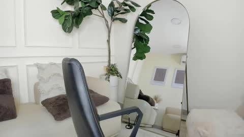 karlla_brown online show from November 2025 05:33:01 PM