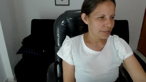 Snapshot of karlye_hot chatting on December 2024 01:26:01 AM KARLYE online show from December 2024 01:26:01 AM