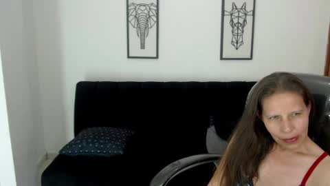 Snapshot of karlye_hot chatting on January 2025 05:53:01 AM KARLYE online show from January 2025 05:53:01 AM