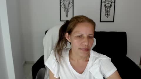 Snapshot of karlye_hot chatting on February 2025 08:32:02 AM KARLYE online show from February 2025 08:32:02 AM