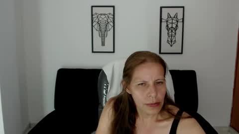 Snapshot of karlye_hot chatting on February 2025 06:29:02 AM KARLYE online show from February 2025 06:29:02 AM