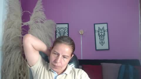 Snapshot of karlye_hot chatting on September 2025 01:27:02 AM KARLYE online show from September 2025 01:27:02 AM