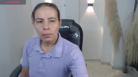 KARLYE online show from December 2025 01:45:01 AM