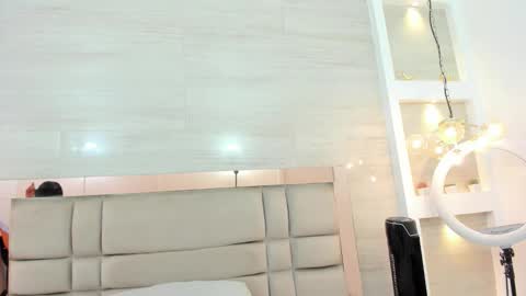  KAROL LEWIS  online show from October 2025 11:39:02 AM