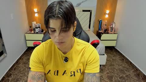 Karol and Luna online show from November 2025 07:45:02 PM