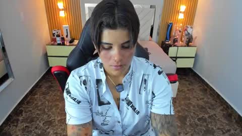 Karol and Luna online show from November 2025 07:27:01 PM