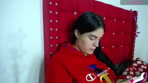 Snapshot of karolay_su chatting on January 2025 04:02:01 AM ARIANNA online show from January 2025 04:02:01 AM