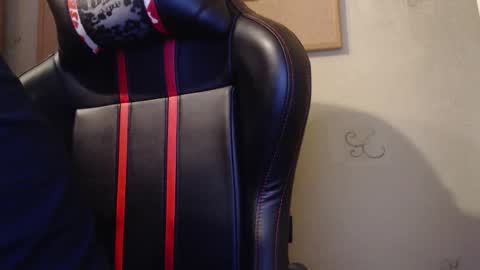 Snapshot of karolhorny96 chatting on November 2025 03:01:02 PM Karol online show from November 2025 03:01:02 PM