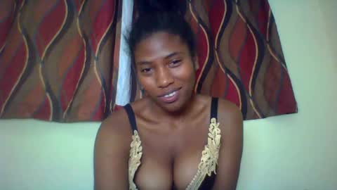 karoliee online show from June 2026 09:35:01 PM