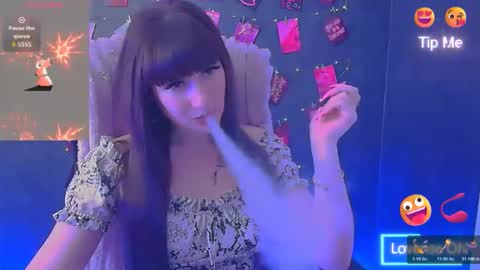 Caroline online show from April 2026 11:32:01 AM