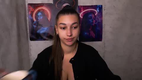 Karolina online show from September 2025 05:07:01 AM