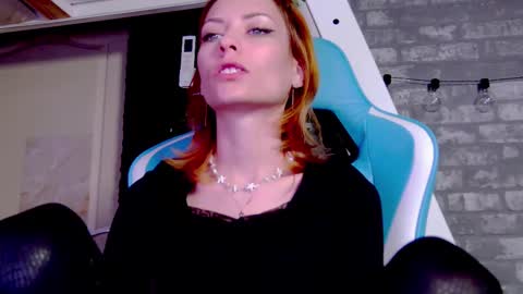 karoline121 online show from March 2025 07:05:01 PM