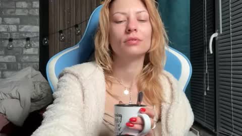 karoline121 online show from February 2026 04:53:01 AM