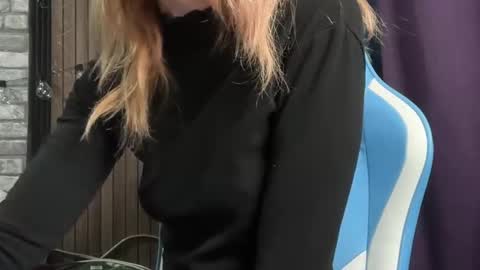 karoline121 online show from February 2026 09:00:02 PM