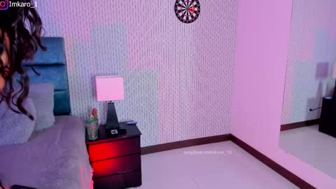 Karoline  online show from April 2026 07:51:02 PM