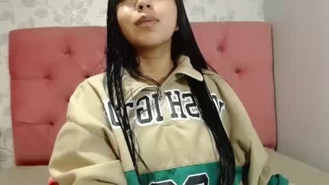 Isa online show from December 2025 03:01:02 AM