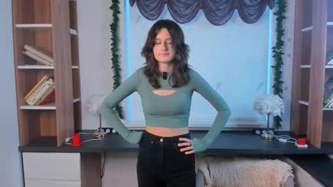 Mia online show from March 2026 11:16:02 AM