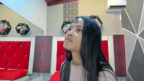 Karol online show from November 2025 12:04:01 PM