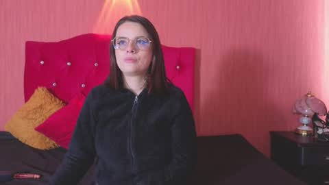 kassandra james online show from December 2025 01:09:01 PM