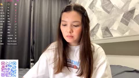 Kira online show from October 2025 07:14:02 PM