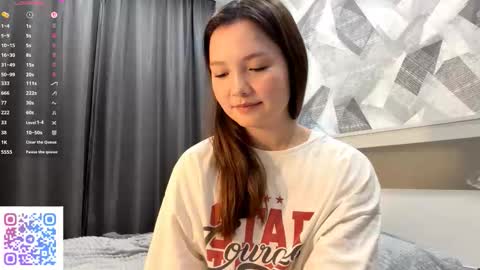 Kira online show from October 2025 08:11:02 PM