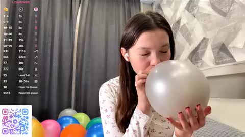 Kira online show from November 2025 09:31:01 AM