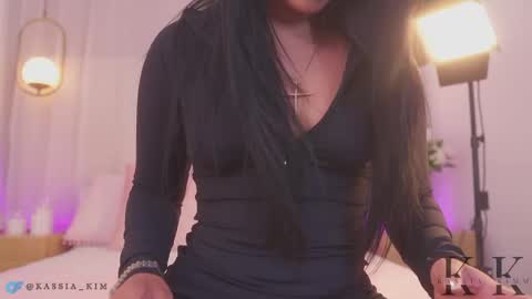 Snapshot of kassia_kim chatting on April 2026 06:38:01 AM Kassia online show from April 2026 06:38:01 AM