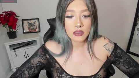 Alicia online show from November 2025 02:50:02 AM