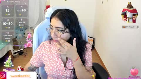 Snapshot of kat_ly_chan chatting on December 2024 07:53:02 PM Kat online show from December 2024 07:53:02 PM