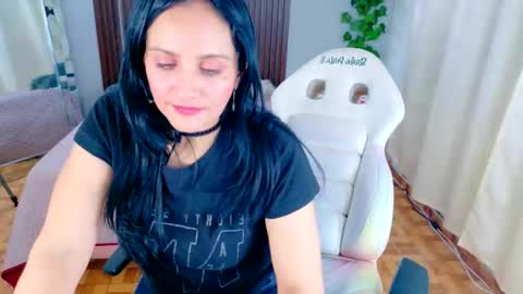 Snapshot of kataleya_29 chatting on November 2025 04:29:01 PM kate online show from November 2025 04:29:01 PM