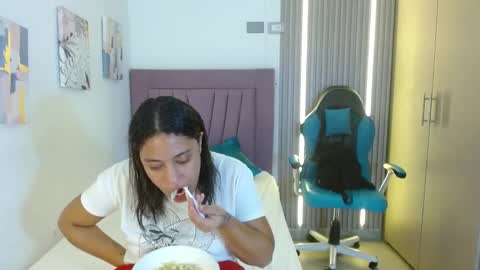 kataleya monet online show from December 2024 07:21:01 PM