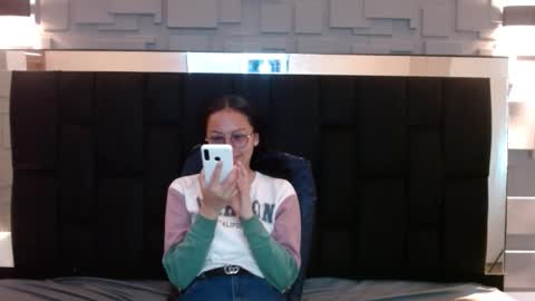 Katalina online show from October 2025 03:09:02 PM