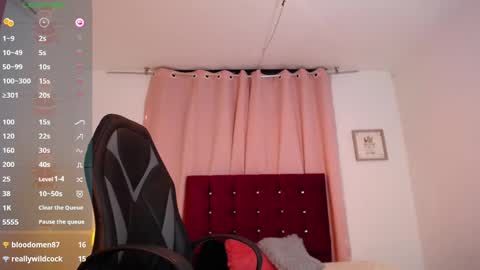 Snapshot of katalina_miles chatting on January 2025 12:15:02 PM Katalina Miles online show from January 2025 12:15:02 PM