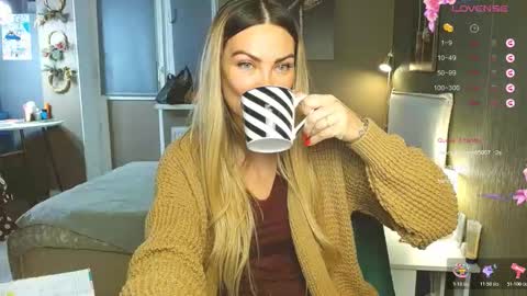 Therapist online show from November 2025 04:11:02 PM