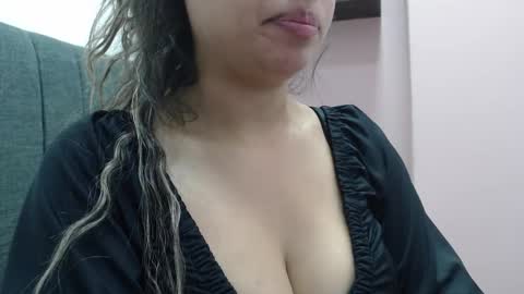 Snapshot of kate_stam chatting on February 2026 02:46:01 PM Kari online show from February 2026 02:46:01 PM