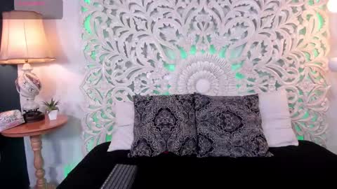 Snapshot of kate_thompson_ chatting on March 2026 10:53:02 AM Kathe online show from March 2026 10:53:02 AM