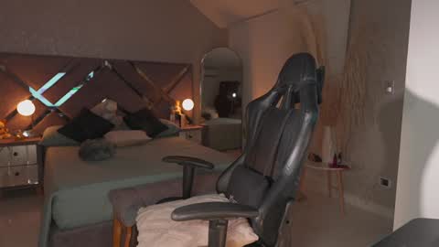  Kate Owens  online show from February 2026 10:47:01 AM