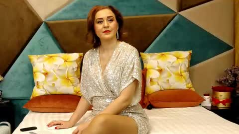 KateQueenston --  online show from February 2025 10:43:02 PM