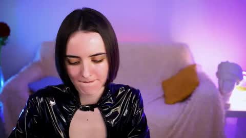 katewillows online show from April 2026 05:02:02 AM