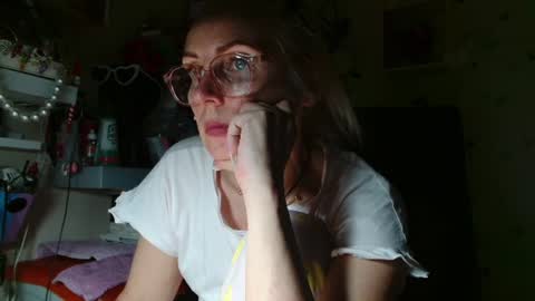 Snapshot of kathleenedwards chatting on July 2026 06:26:01 PM Kathleen online show from July 2026 06:26:01 PM